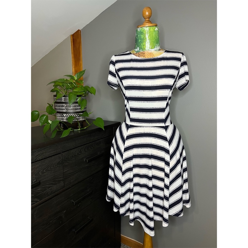 Shortsleeved Dress
